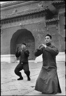 Wang Maozhai's Taiji class at Tai Miao 1 - Henri Cartier - Bresson