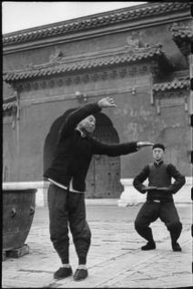 Wang Maozhai's Taiji class at Tai Miao 2 - Henri Cartier - Bresson